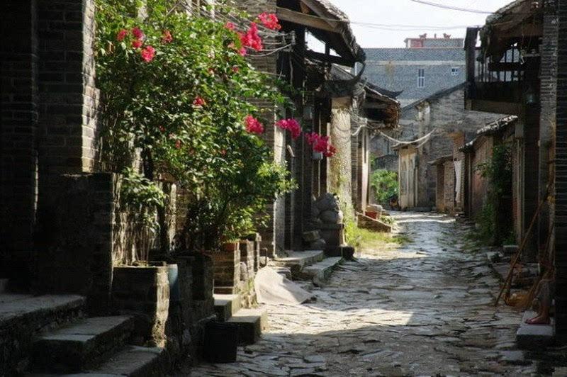 孟子义《九重紫》雪景片场照惊艳曝光：蓝衣窦昭，美如寒梅